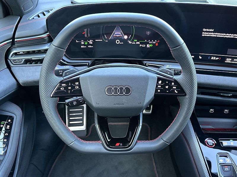 Audi A5 (2025) e-hybrid quattro AT - fotka 6 z 36