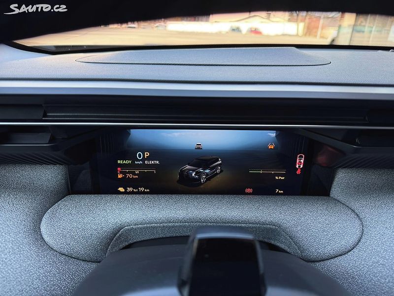 Citroën C5 Aircross MAX Plug-in Hybrid - fotka 8 z 12