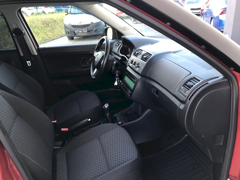Škoda Fabia (2014) COM TSI AMBIE L4 63/1,2 - fotka 11 z 22