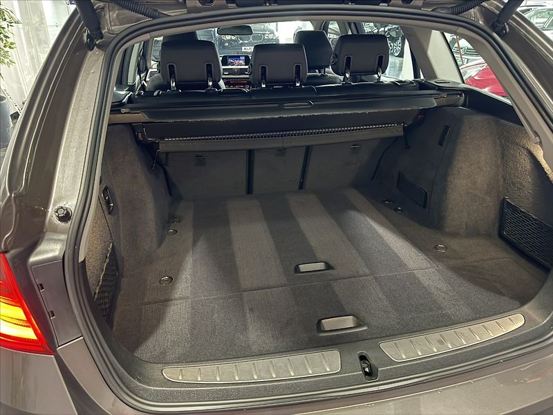 BMW Řada 3 2,0   320i 135KW BI-XEN KŮŽE T - fotka 34 z 46