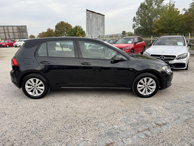 Volkswagen Golf (2015) 1.2 TSi 81KW 1.Majitel  - fotka 10 z 35