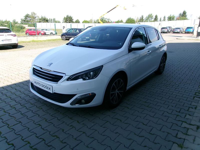 Peugeot 308 1.2i automat - fotka 4 z 22