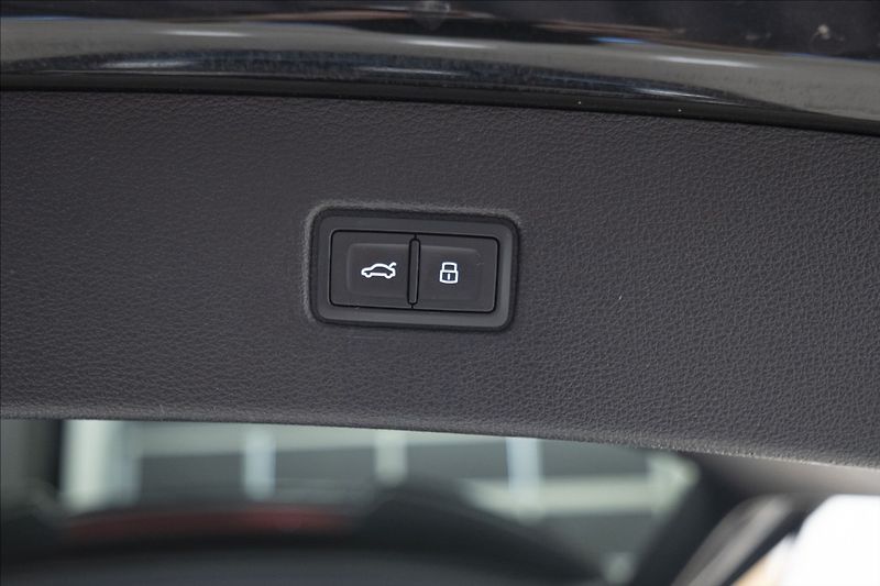 Audi Q7 3,0 TDI QUATTRO S-LINE 1. MAJ - fotka 40 z 51