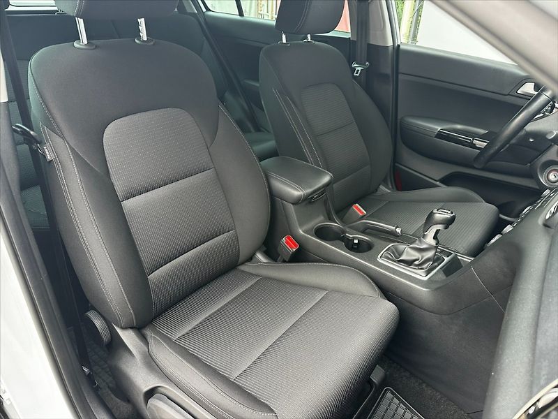 Kia Sportage 1,6 TDGI 97kW-CZ - fotka 13 z 41
