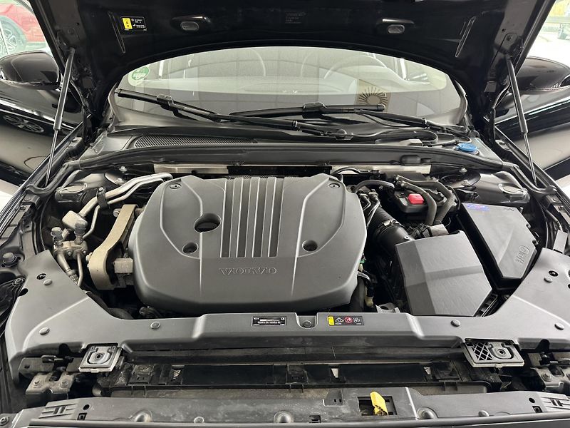 Volvo V60 B3 AUT*120kW*KeyLess*LED*Kamer - fotka 35 z 35