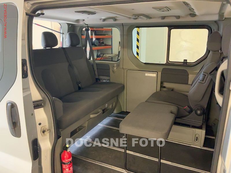Opel Vivaro (2009) 2.5CDTi WESTFALIA, Cosmo - fotka 11 z 13