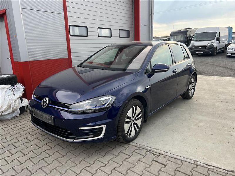 Volkswagen e-Golf 0,0 Pro Sport NAVI záruka TČ - fotka 1 z 12