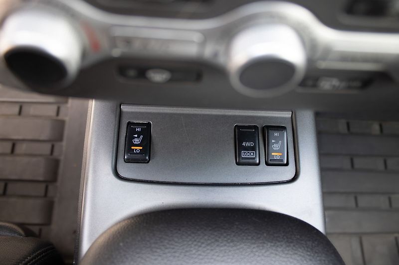 Nissan Murano Bez investic, servisované. - fotka 23 z 47