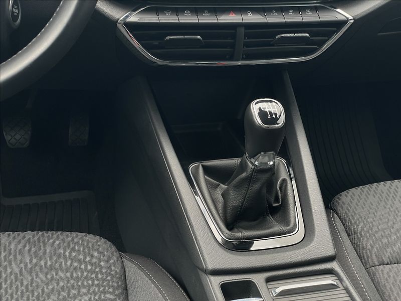 Škoda Octavia 2,0 TDI Combi Style Plus NAVI - fotka 13 z 23