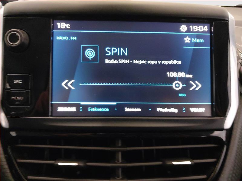 Peugeot 2008 (2019) 1.2 PureTech, Tempomat - fotka 13 z 17
