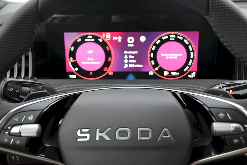 Škoda Superb (2025) Combi Sportline 2,0 TDI 142 kW - fotka 31 z 42