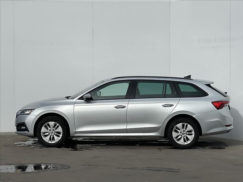 Škoda Octavia 2,0 TDI Combi Ambition Plus - fotka 2 z 24