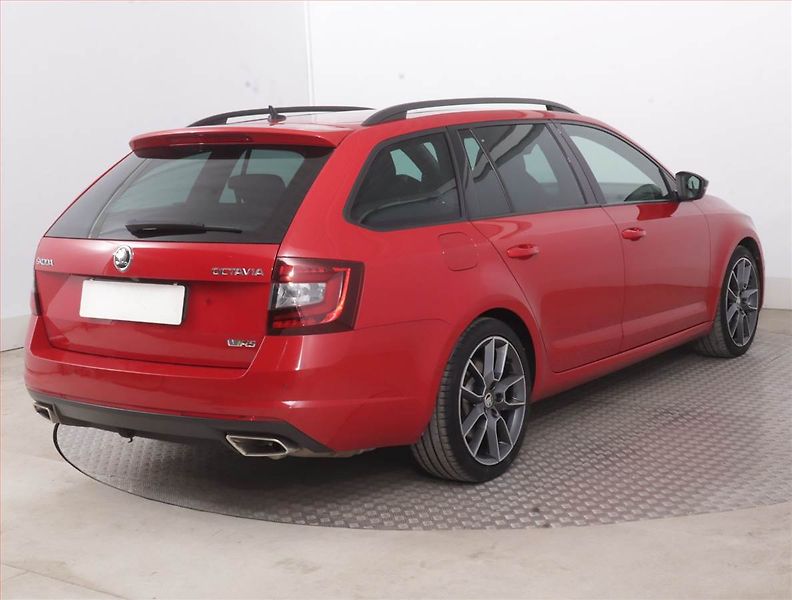 Škoda Octavia (2018) RS 2.0 TSI - fotka 5 z 23