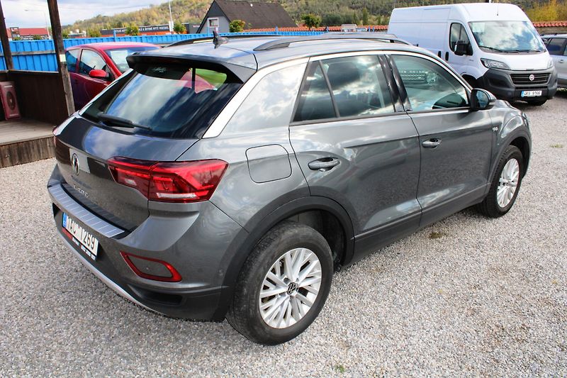 Volkswagen T-Roc (2024) 1,5TSI DSG LED ADAPT.TEMPOMAT  - fotka 7 z 21