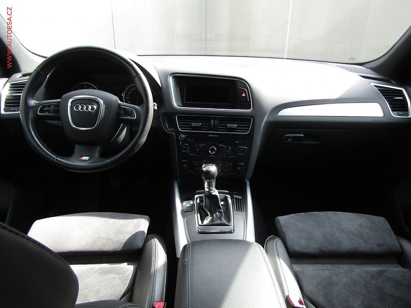Audi Q5 (2009) 2.0 TFSi quattro, S-line - fotka 8 z 18