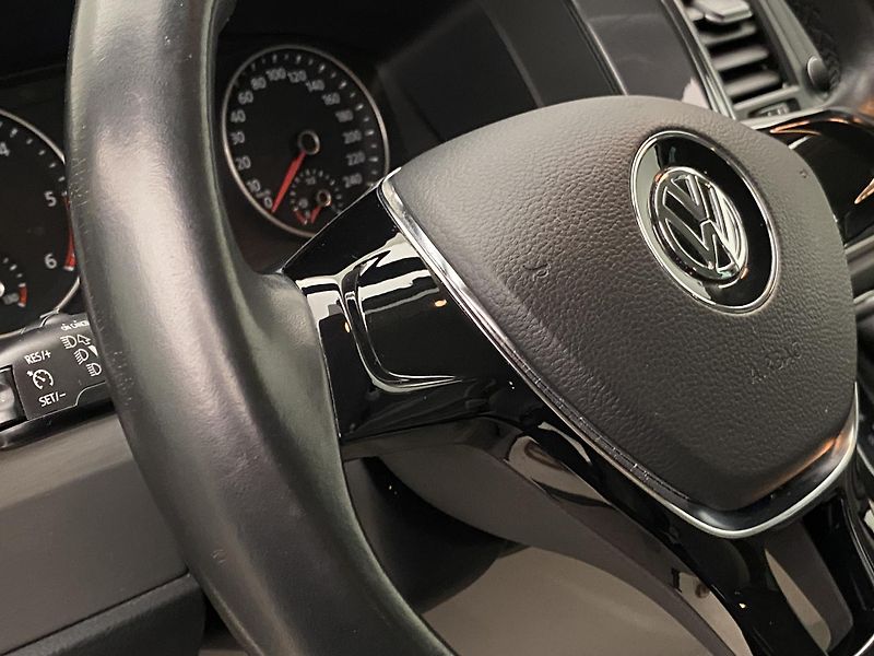 Volkswagen Multivan 2.0TDI 170kW 4MOTION DSG 7míst - fotka 19 z 34