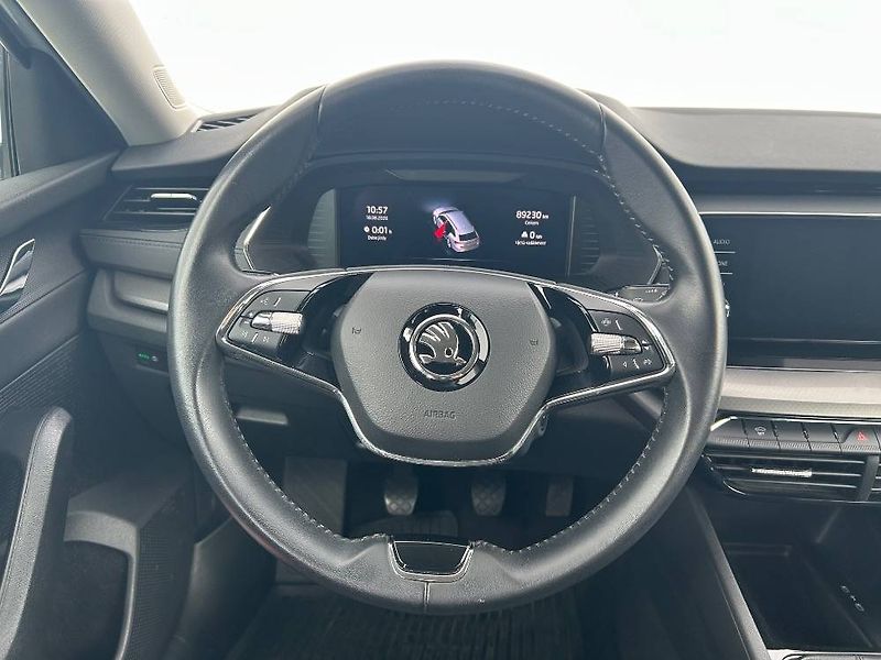 Škoda Octavia Ambition 6MP 2,0TDI - fotka 11 z 23