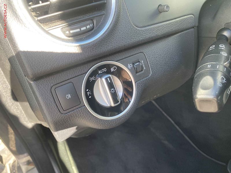 Mercedes-Benz Třídy C (2012) 1.8 i C180, Avantgarde - fotka 15 z 19
