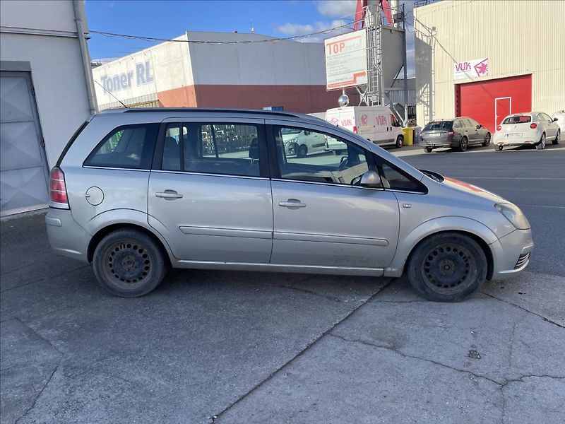 Opel Zafira 1,9 CDTI*88kW*7.míst*Servis - fotka 4 z 36
