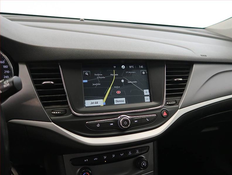 Opel Astra (2019) 1.6 CDTI, Navi, Tempomat - fotka 13 z 18