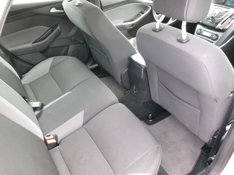 Ford Focus (2014) 1,0 ECOBOOST AC BT TEMP - fotka 14 z 24