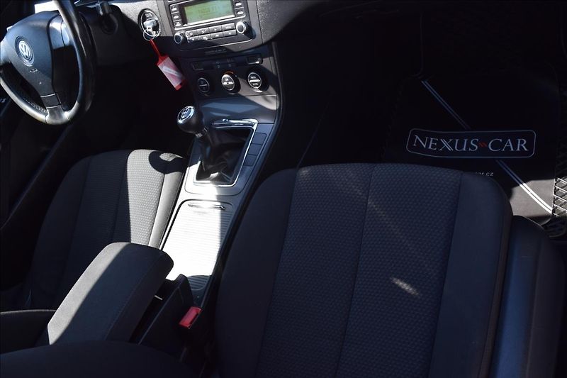 Volkswagen Passat 1,9 TDI 77KW KLIMA 1XMAJITEL - fotka 22 z 46