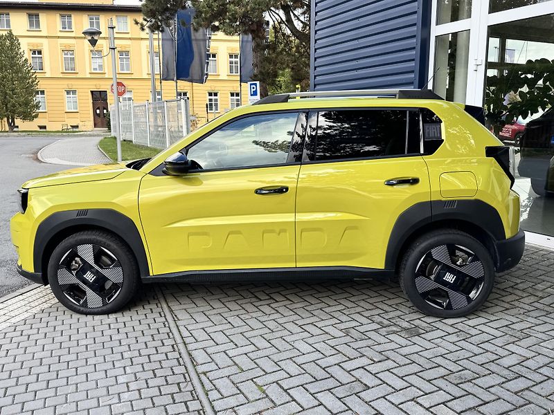 Fiat Grande Panda Electric (2025) La Prima, bat. 44 kWh, 113k - fotka 2 z 6