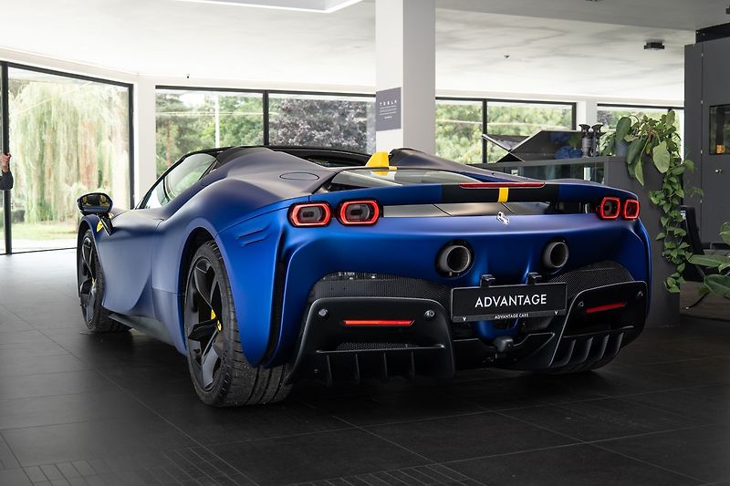 Ferrari SF90 Spider Tailor Made - fotka 4 z 27