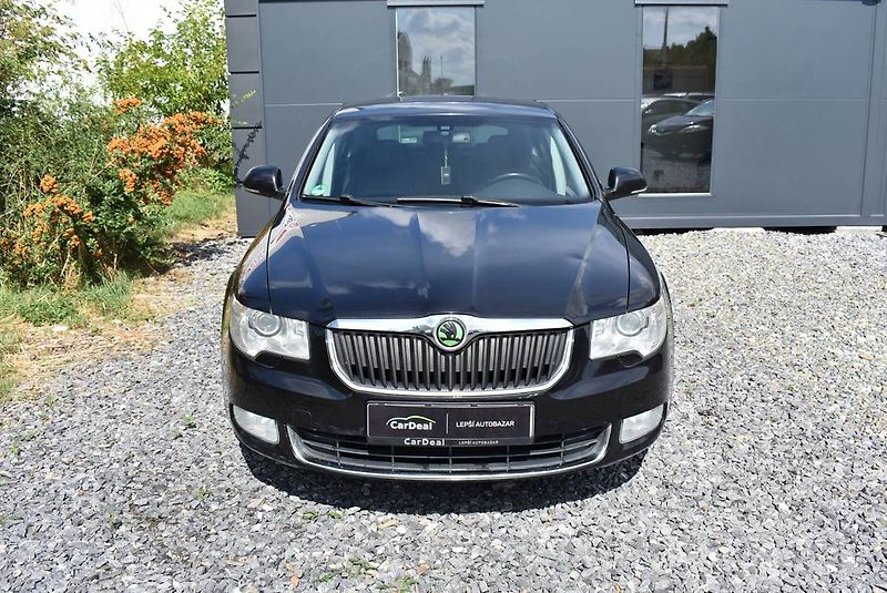 Škoda Superb 2,0 TDI SERVIS STK NOVÉ DSG! - fotka 2 z 17
