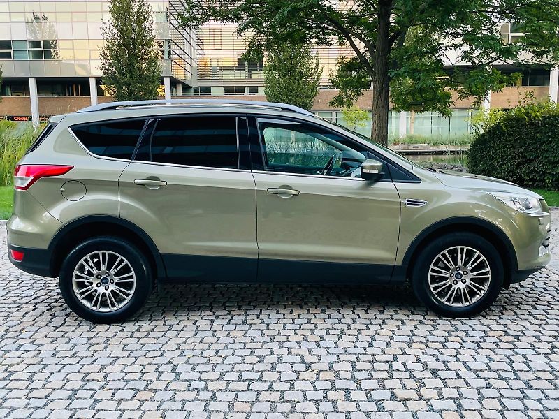 Ford Kuga 2.0TDCi 4x4 MAN TAŽNÉ 1MAJITEL - fotka 10 z 47