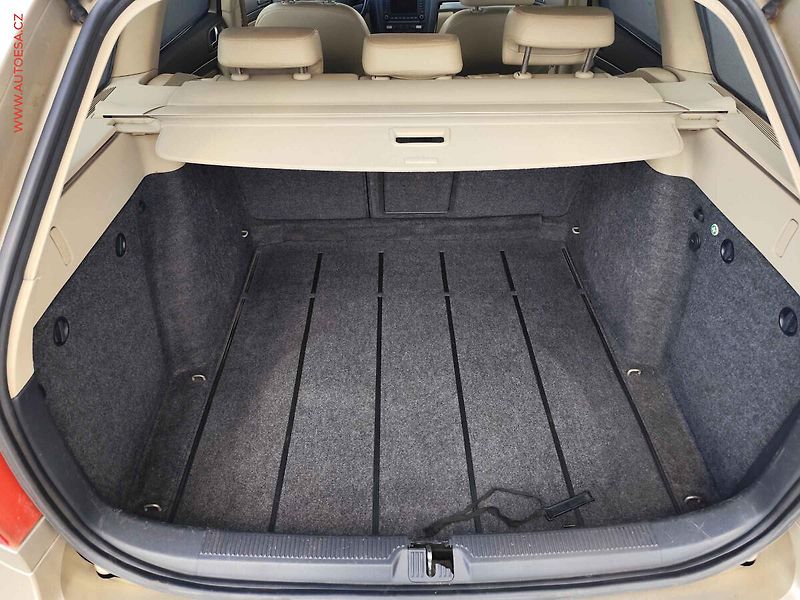 Škoda Octavia (2006) 1.9TDi, ČR, AC, park.čidla - fotka 7 z 17