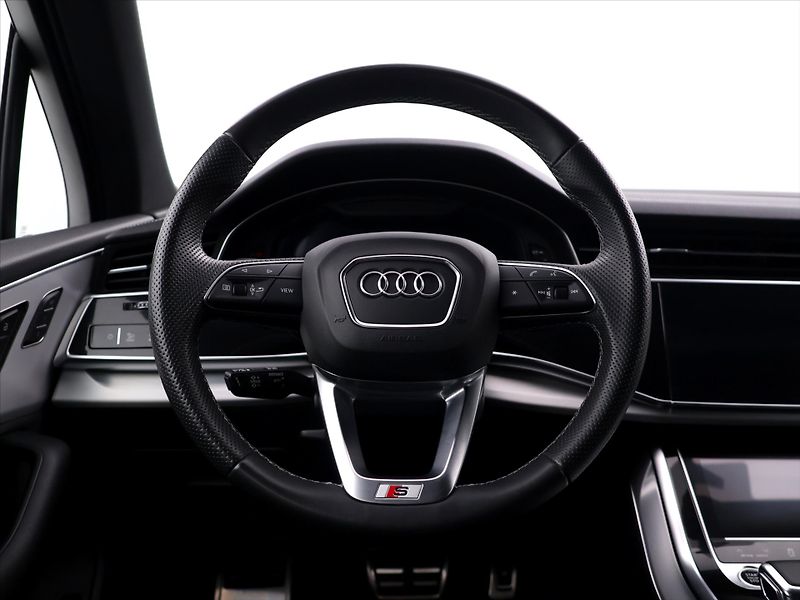 Audi Q7 3,0 50 TDI Quattro S line CZ - fotka 21 z 43