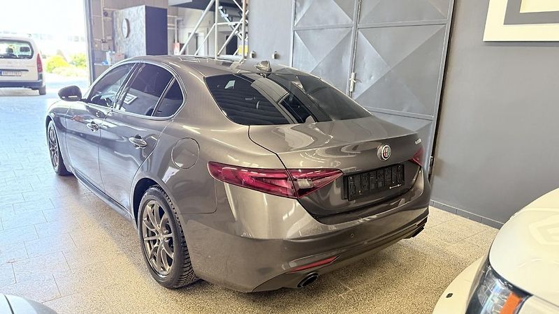 Alfa Romeo Giulia (2023) 2.2D,SPRINT,AT8,ZÁRUKA - fotka 11 z 56