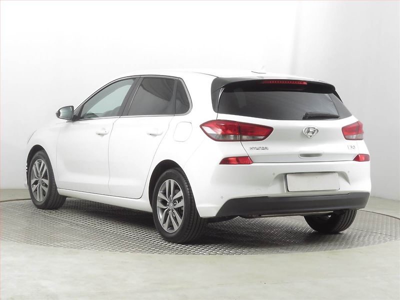 Hyundai i30 (2020) Family 1.4 T-GDI, Automat - fotka 4 z 21