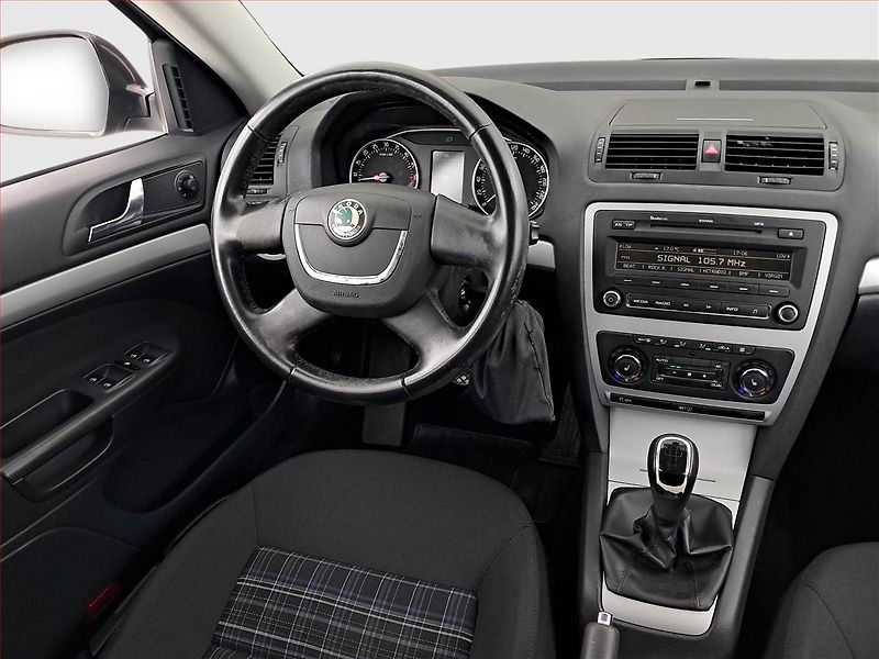 Škoda Octavia (2012) 1.6 TDI, Serv.kniha, po STK - fotka 7 z 15