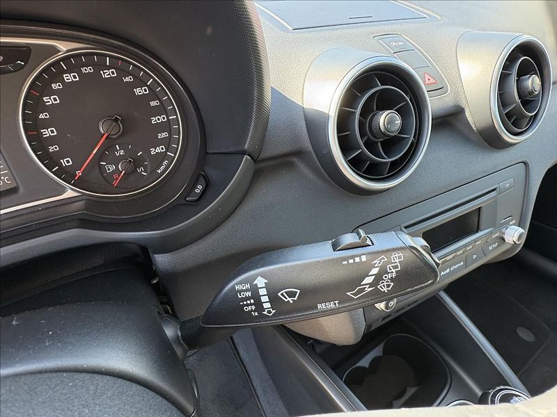 Audi A1 1,2 TFSi 63kW 5dveří,Klima,Alu - fotka 8 z 23