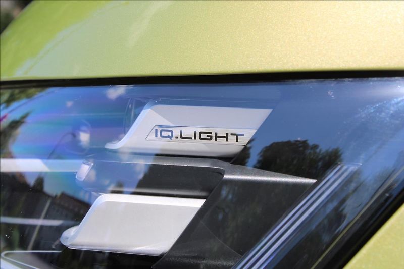 Volkswagen Caravelle 2.0 TDI L/DSG/ZÁR/DPH/CZ - fotka 39 z 45