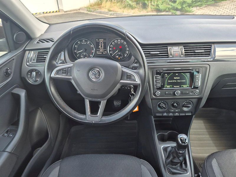 Škoda Rapid (2015) Ambition 1.2 TSI 63 kW 5°manuá - fotka 20 z 27