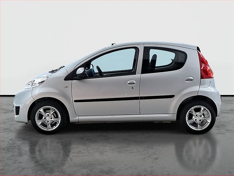 Peugeot 107 (2011) 1.0, nová STK, jezdí skvěle - fotka 3 z 13
