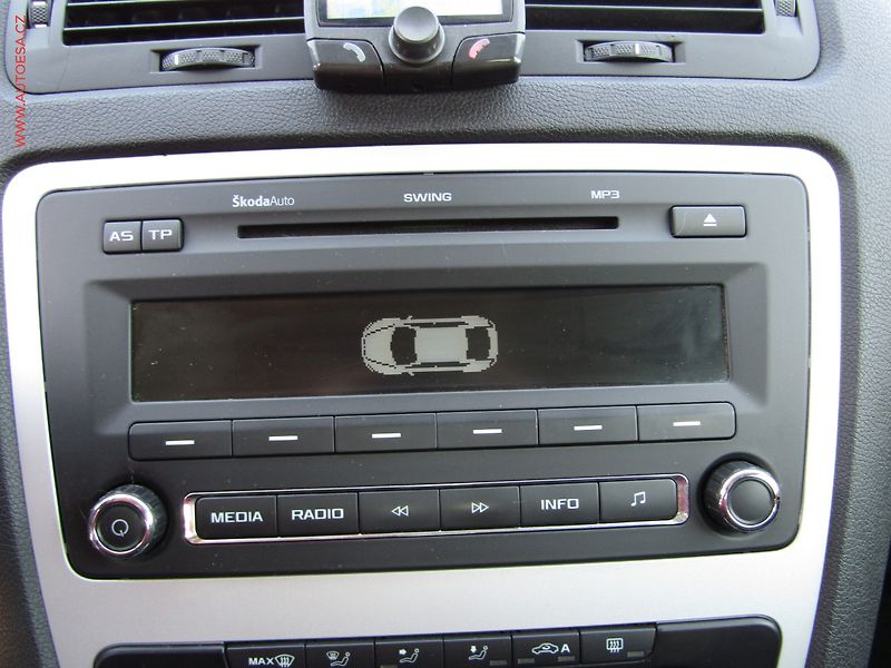 Škoda Octavia (2011) 1.4TSi, ČR, Ambiente - fotka 15 z 16