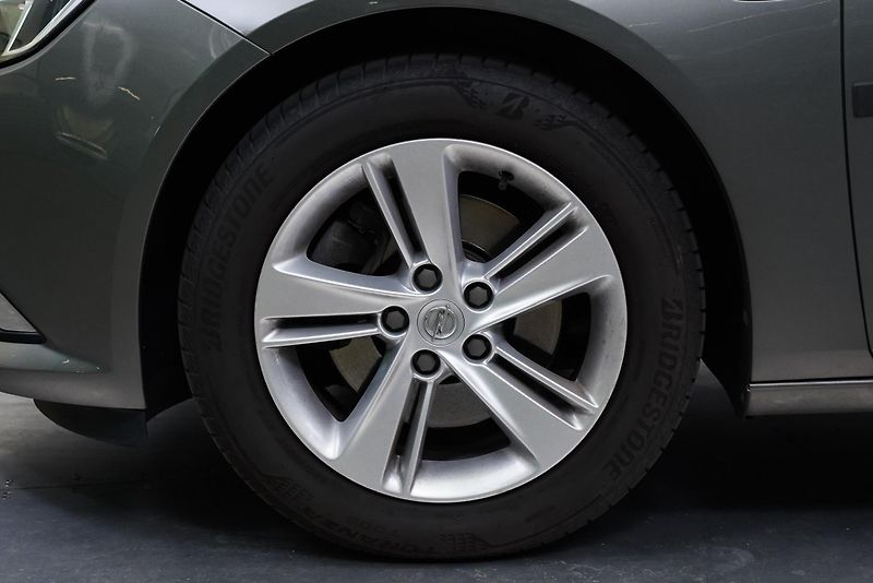 Opel Insignia - fotka 10 z 23