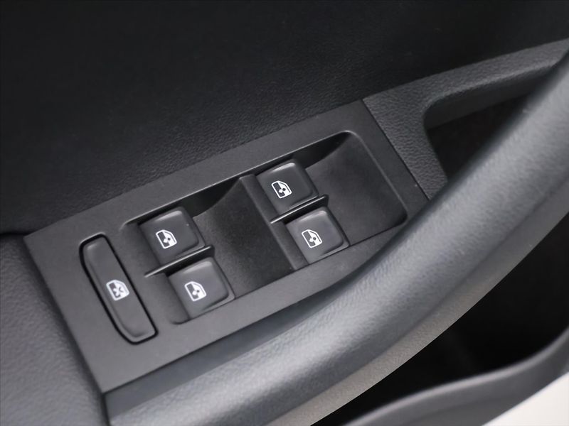 Škoda Octavia 2,0 TSI DSG RS230 CZ Challenge - fotka 15 z 37