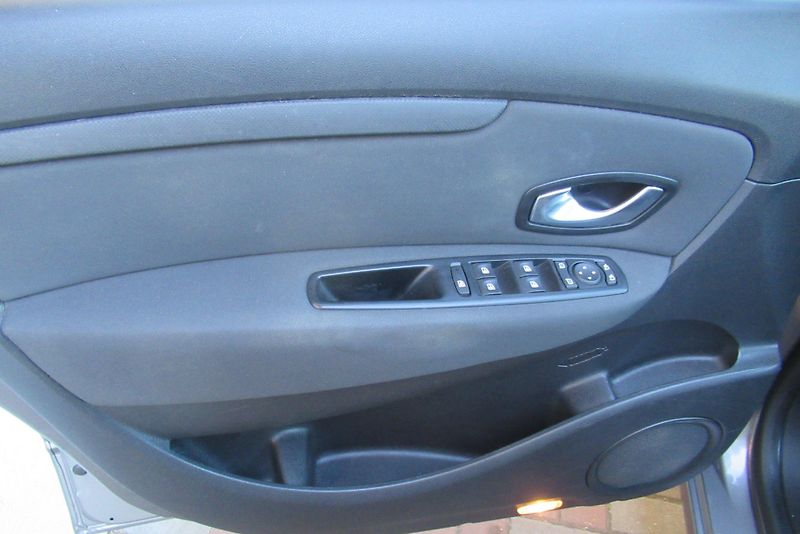 Renault Scénic 1.5 DCi AUT. KLIMA TAŽNÉ - fotka 17 z 20