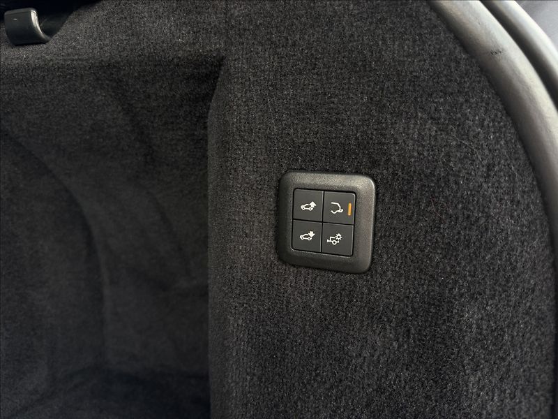 Land Rover Range Rover 3.0 V6 HSE - fotka 28 z 28