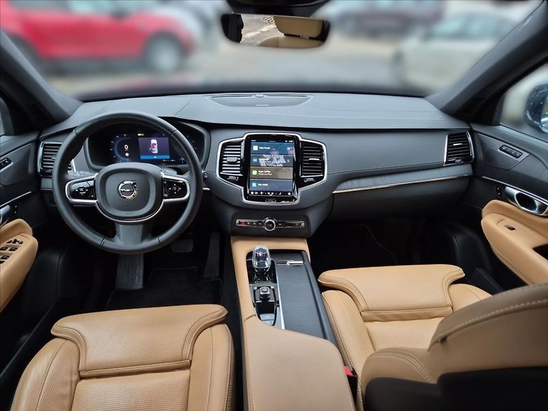Volvo XC90 2,0 B5 AWD diesel Plus Bright - fotka 9 z 18