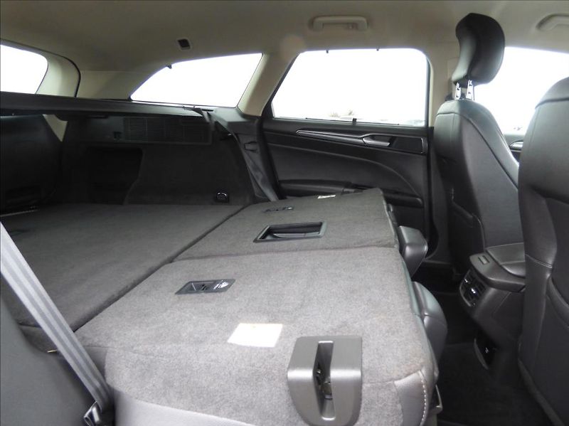 Ford Mondeo 2,0 EcoBlue,140kW,Navi,Keyless - fotka 19 z 58