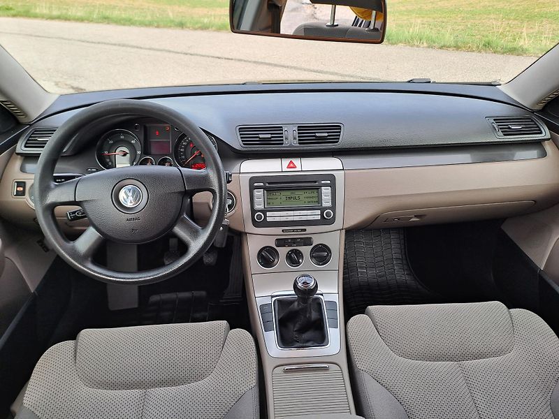 Volkswagen Passat (2006) 2.0 TDi  - fotka 18 z 32