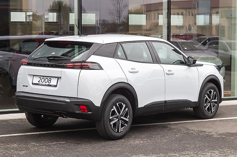 Peugeot 2008 (2026) 1,2 STYLE TURBO 100 S&S MAN6 - fotka 5 z 19