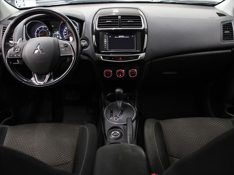 Mitsubishi ASX 2,3 Di-D 110kW AT 4x4 1.maj.ČR - fotka 8 z 23