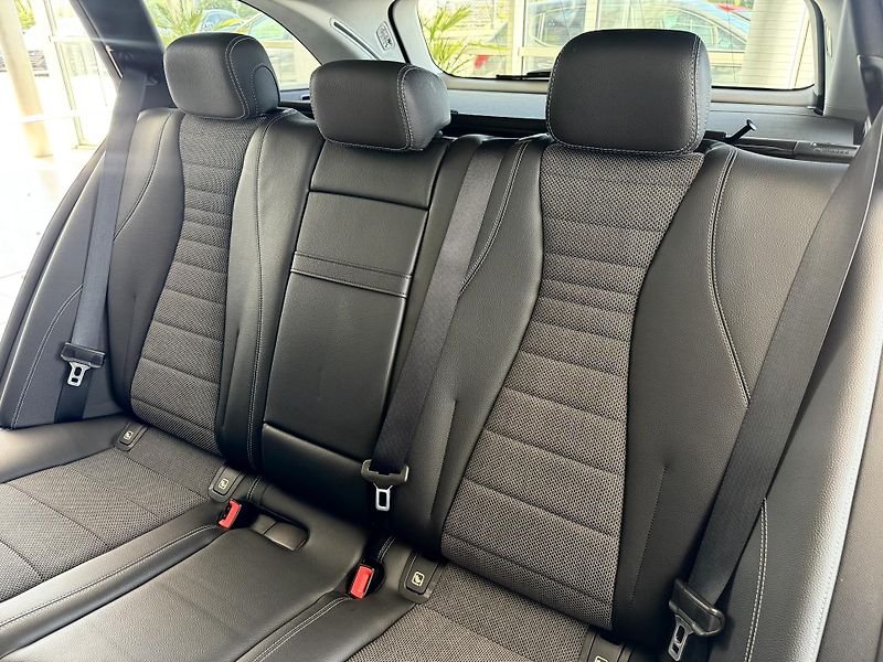 Mercedes-Benz Třídy E 300de 4MATIC*Webasto*Panorama - fotka 16 z 43